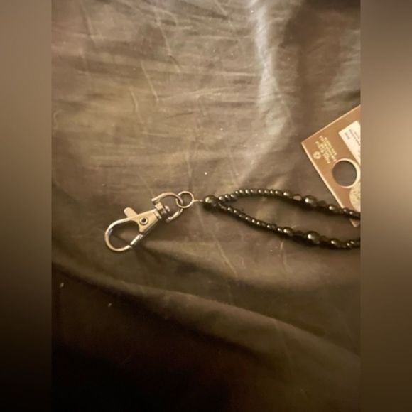 BLACK KEYHOLDER LAYNARD NECKLACE - Picture 4 of 5